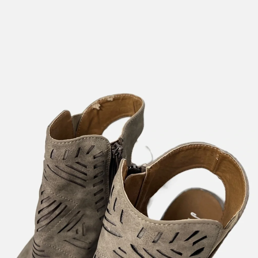 Jelly Pop Paisley Tan Laser Cut Open Toe Booties Women’s size 10